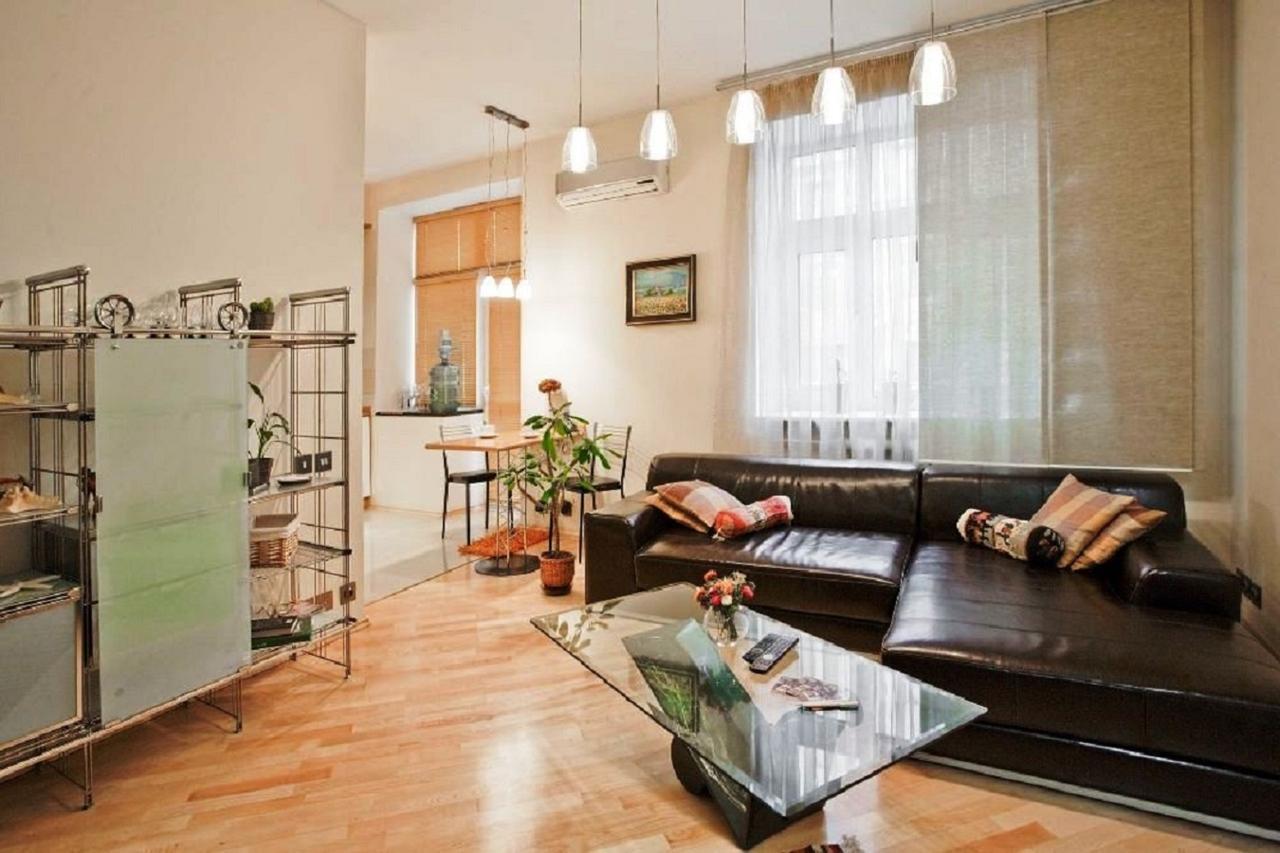 Apartment In The Historic Centre Internatsionalnaya มินสก์ ภายนอก รูปภาพ